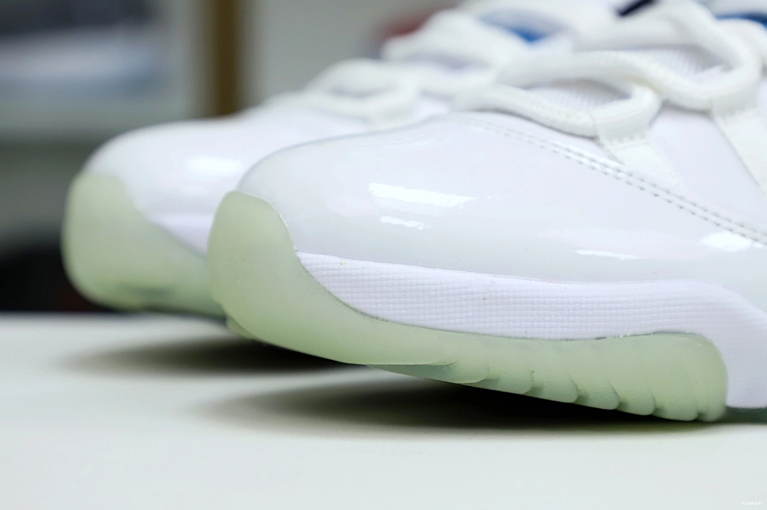 LOW JORDAN LEGEND AIR 11 BLUE RETRO 1014